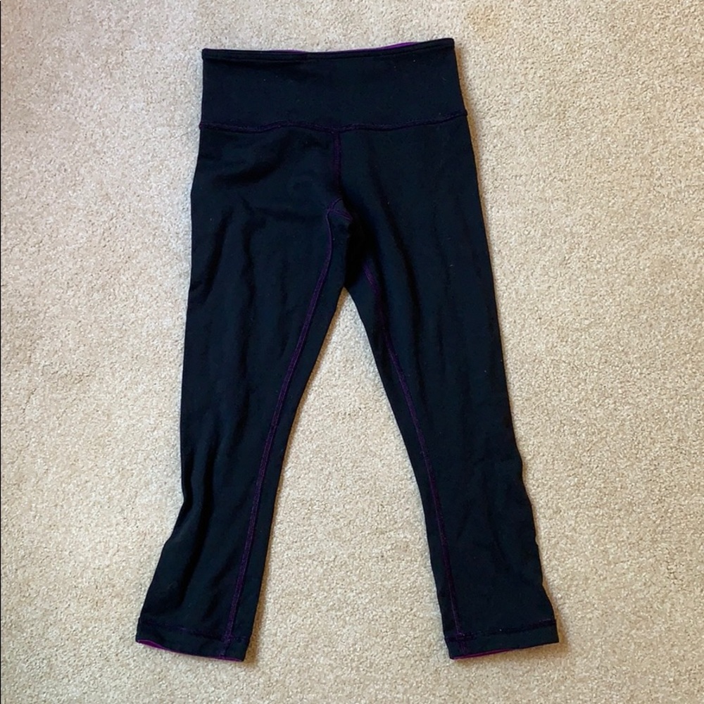 Lululemon Black & Purple Reversible Crop leggings